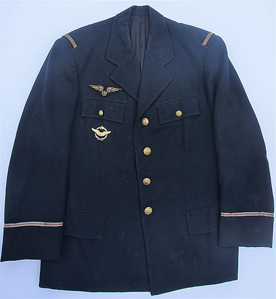 French Armée de l'Air Adjudant-Chef Tunic - Click for the bigger picture