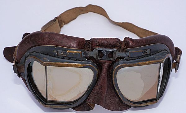 RAF Mk VIII Flying Goggles - Click for the bigger picture
