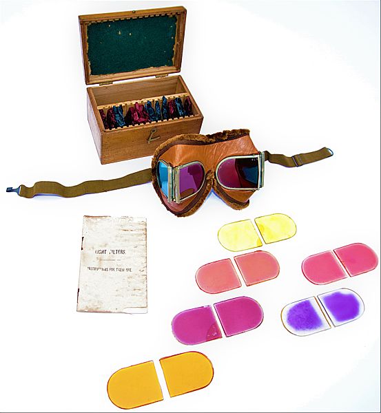 RNAS WWI Flying Filter Goggles - Click for the bigger picture