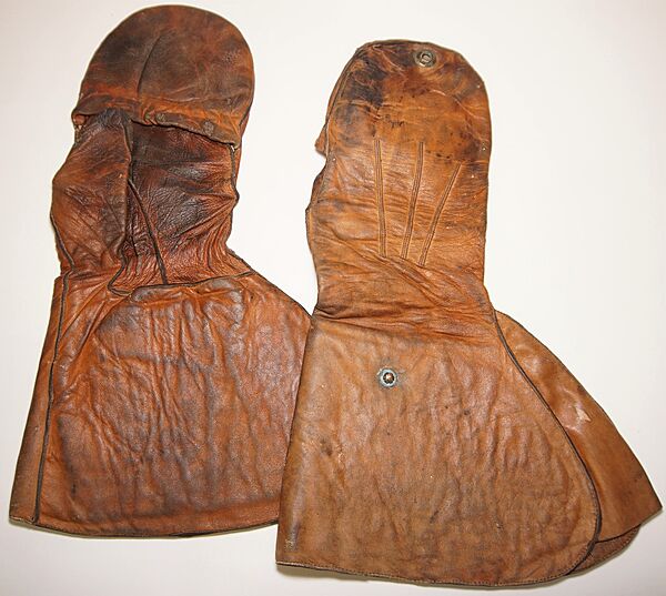 Royal Flying Corps 'Double-Gauntlet' Fownes Flying Gloves - Click for the bigger picture