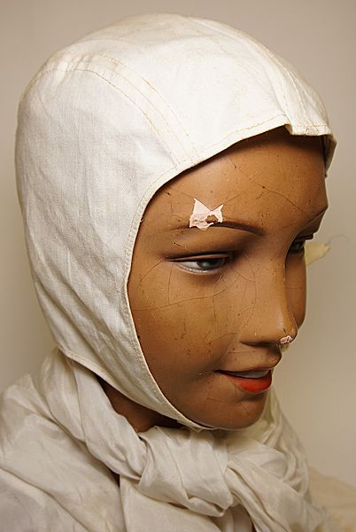 White Cotton Flying/Motoring Helmet - Click for the bigger picture