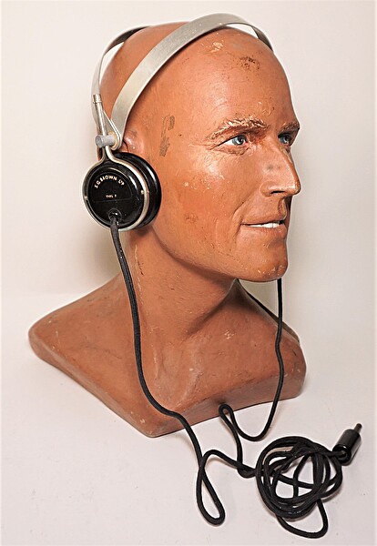 S. G. Brown Type F 'Featherweight' Headphones - Click for the bigger picture